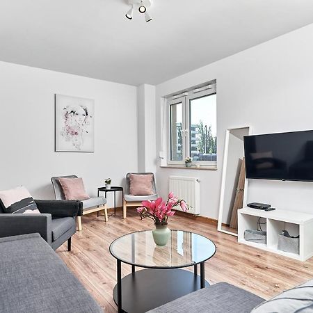 Modern Apartments Wroclaw By Renters Bagian luar foto
