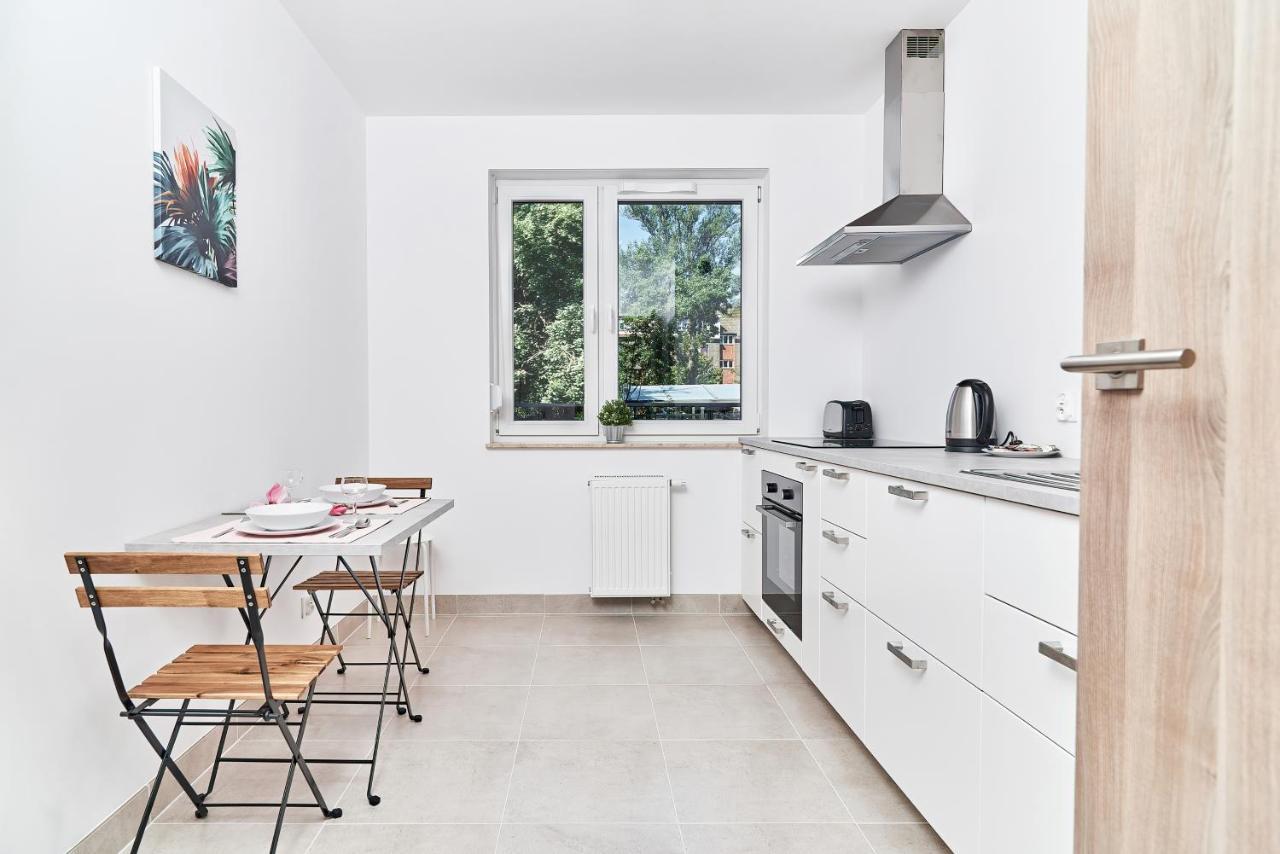 Modern Apartments Wroclaw By Renters Bagian luar foto