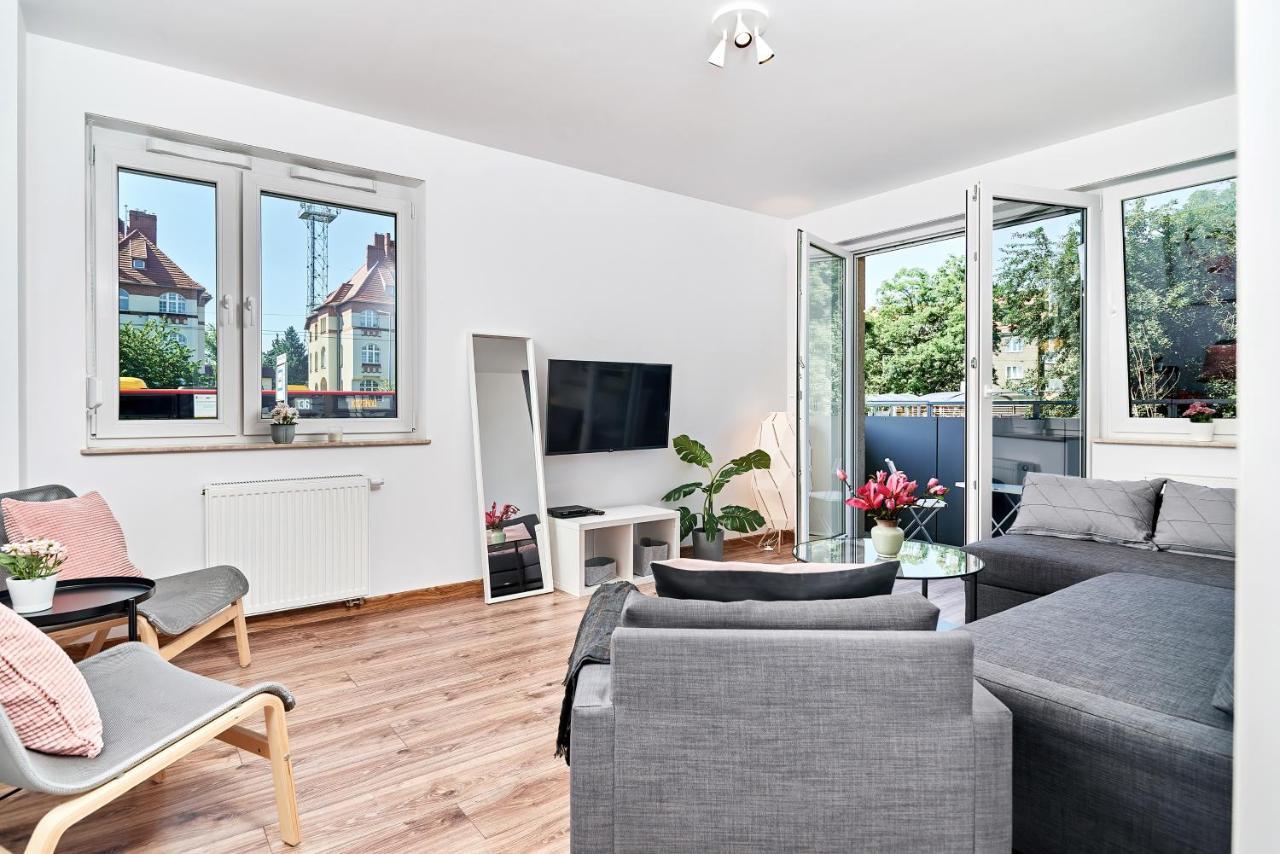 Modern Apartments Wroclaw By Renters Bagian luar foto