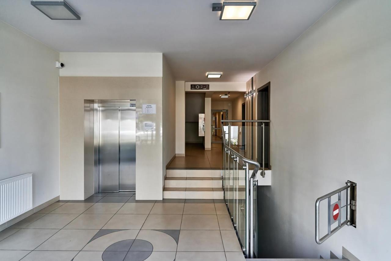 Modern Apartments Wroclaw By Renters Bagian luar foto