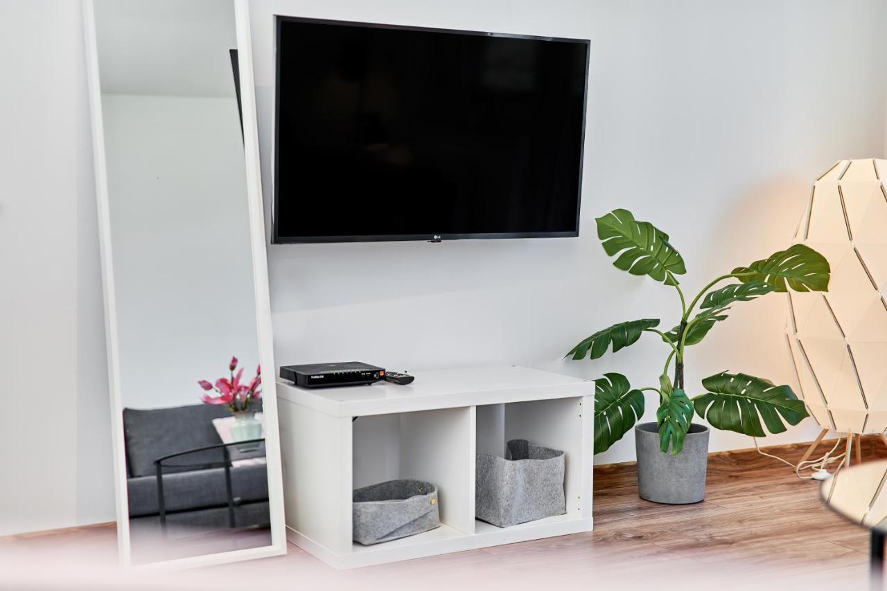 Modern Apartments Wroclaw By Renters Bagian luar foto