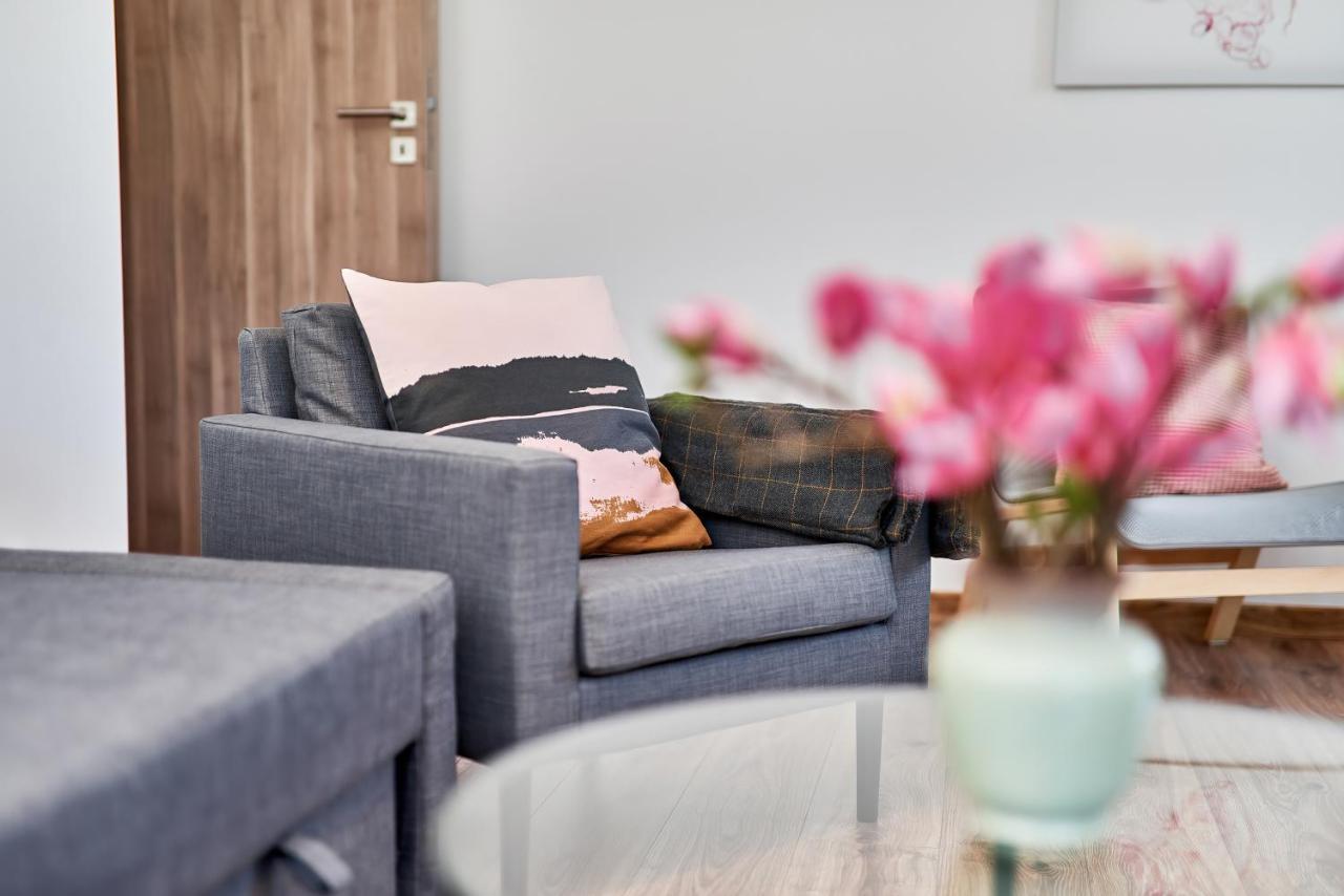 Modern Apartments Wroclaw By Renters Bagian luar foto