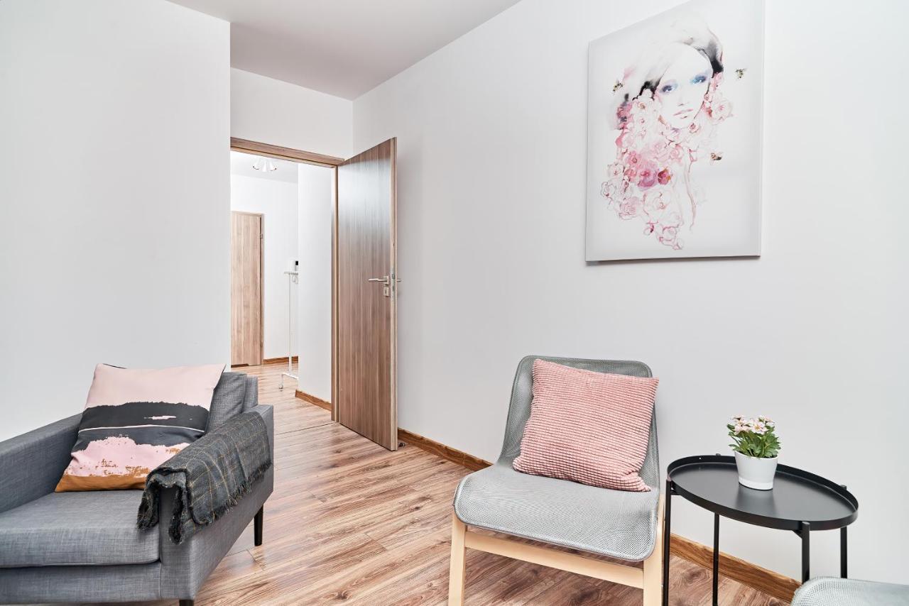 Modern Apartments Wroclaw By Renters Bagian luar foto